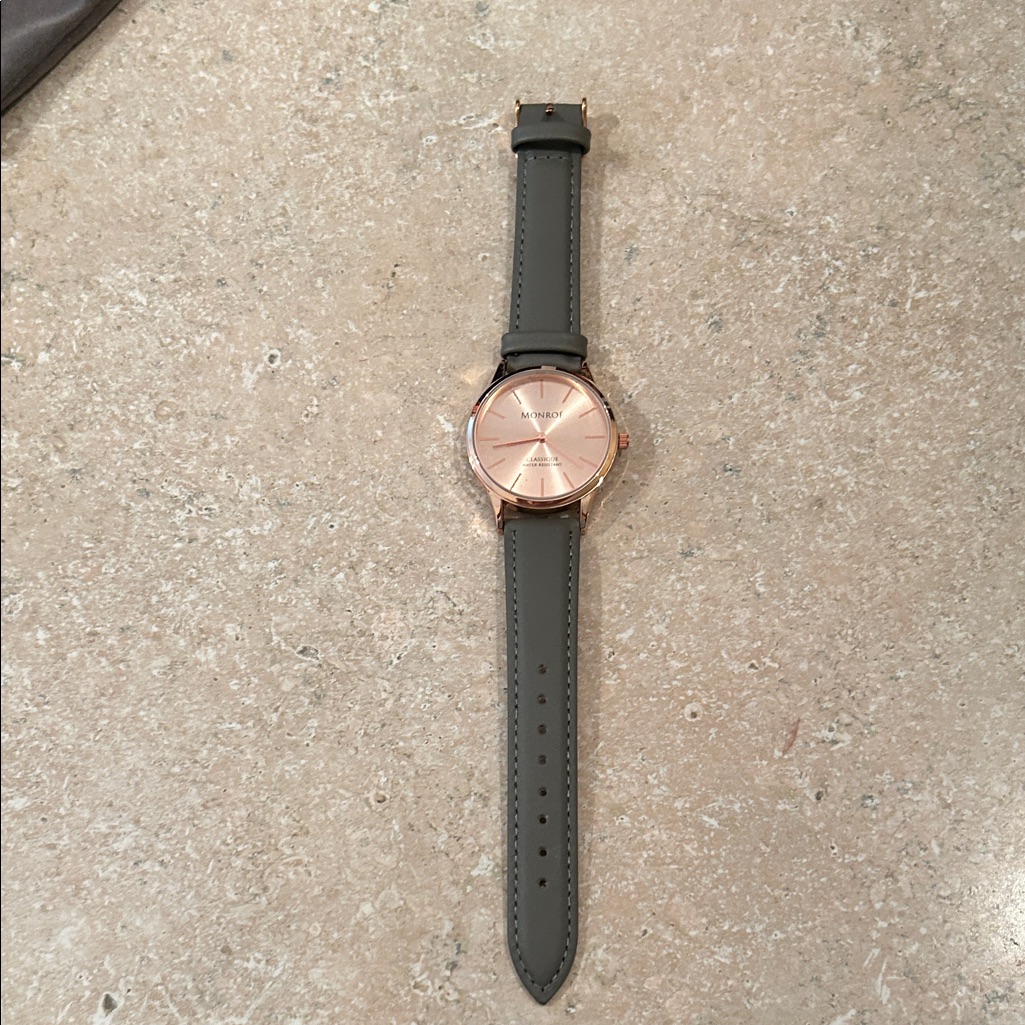 Chic Womens Watch With Gray Strap And Rose Gold Dial